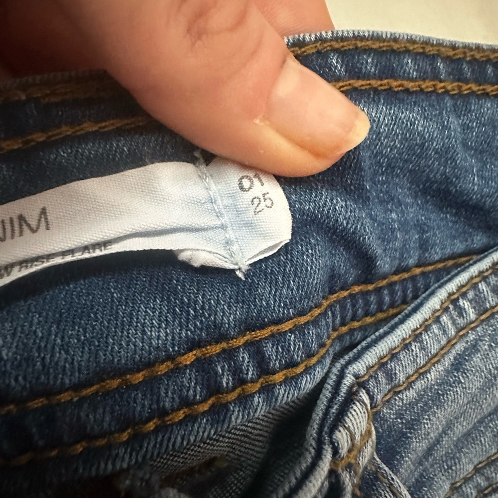 Garage Low-Rise Flare Jeans โ size 1 / 25 - Picture 6 of 6
